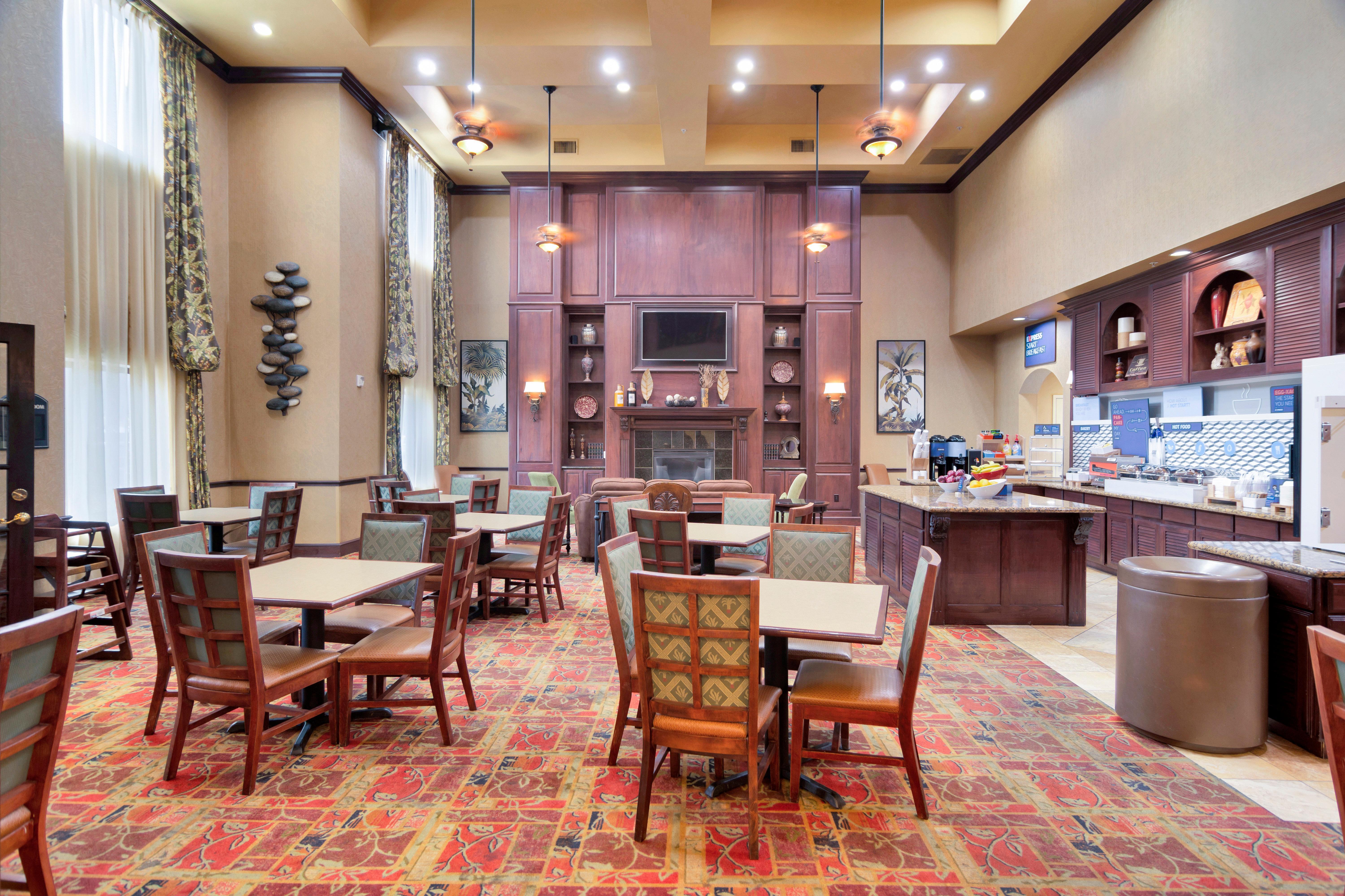 Holiday Inn Express Hotel & Suites Dfw West - Hurst By Ihg Экстерьер фото